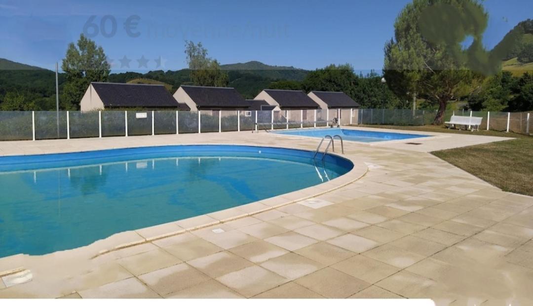 Villa La Marmotte Tranquille à Saint-Geniez-dʼOlt Chambre photo
